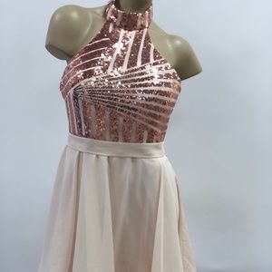 Sleeveless sequins dress